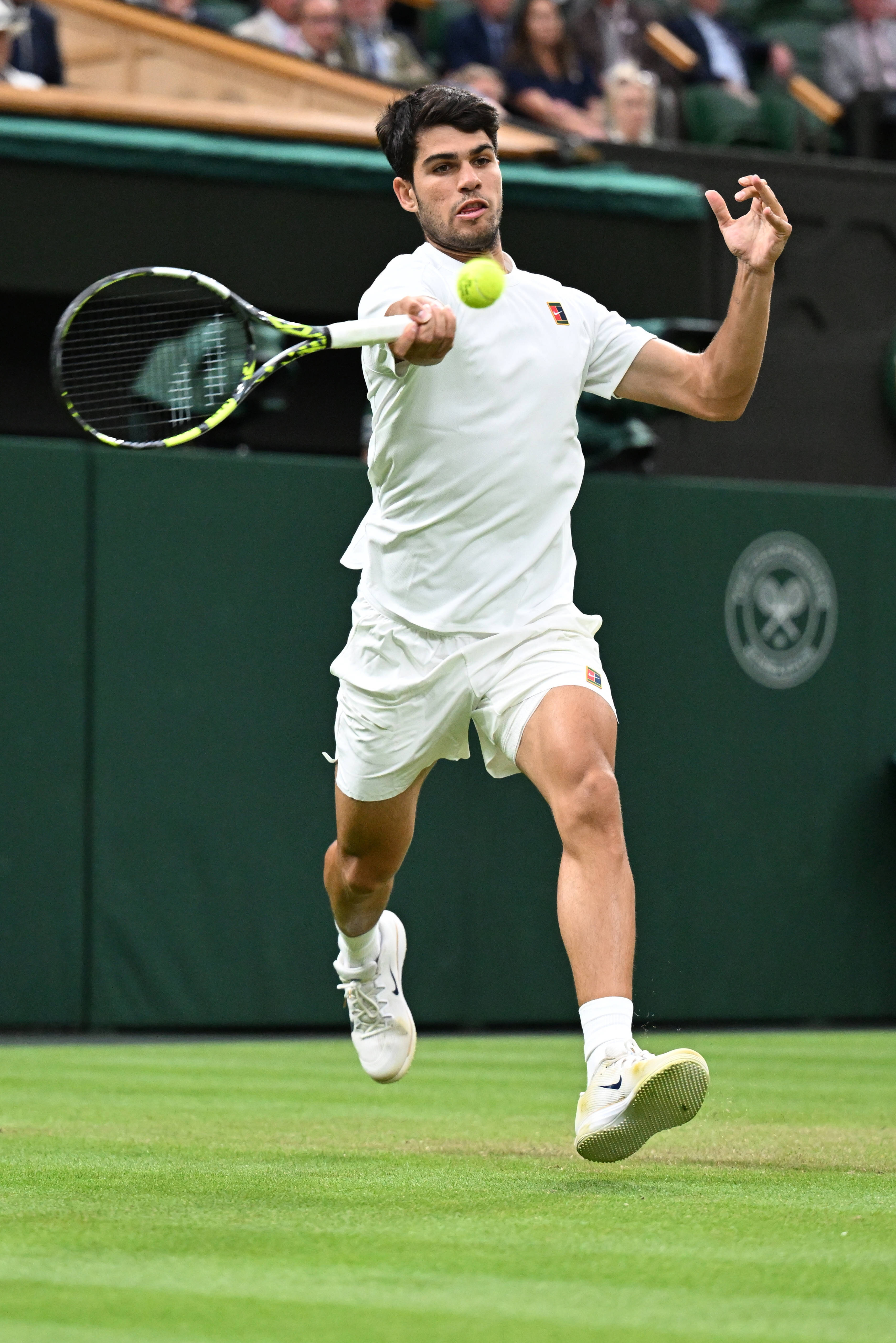 包含欧洲网球队爆冷西班牙网球队，阿尔卡拉斯高光表现的词条