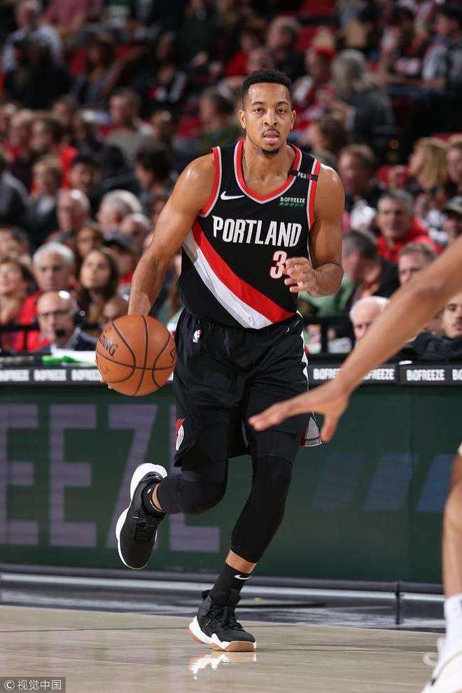 雄鹿鏖战步行者，麦科勒姆高光表现的简单介绍