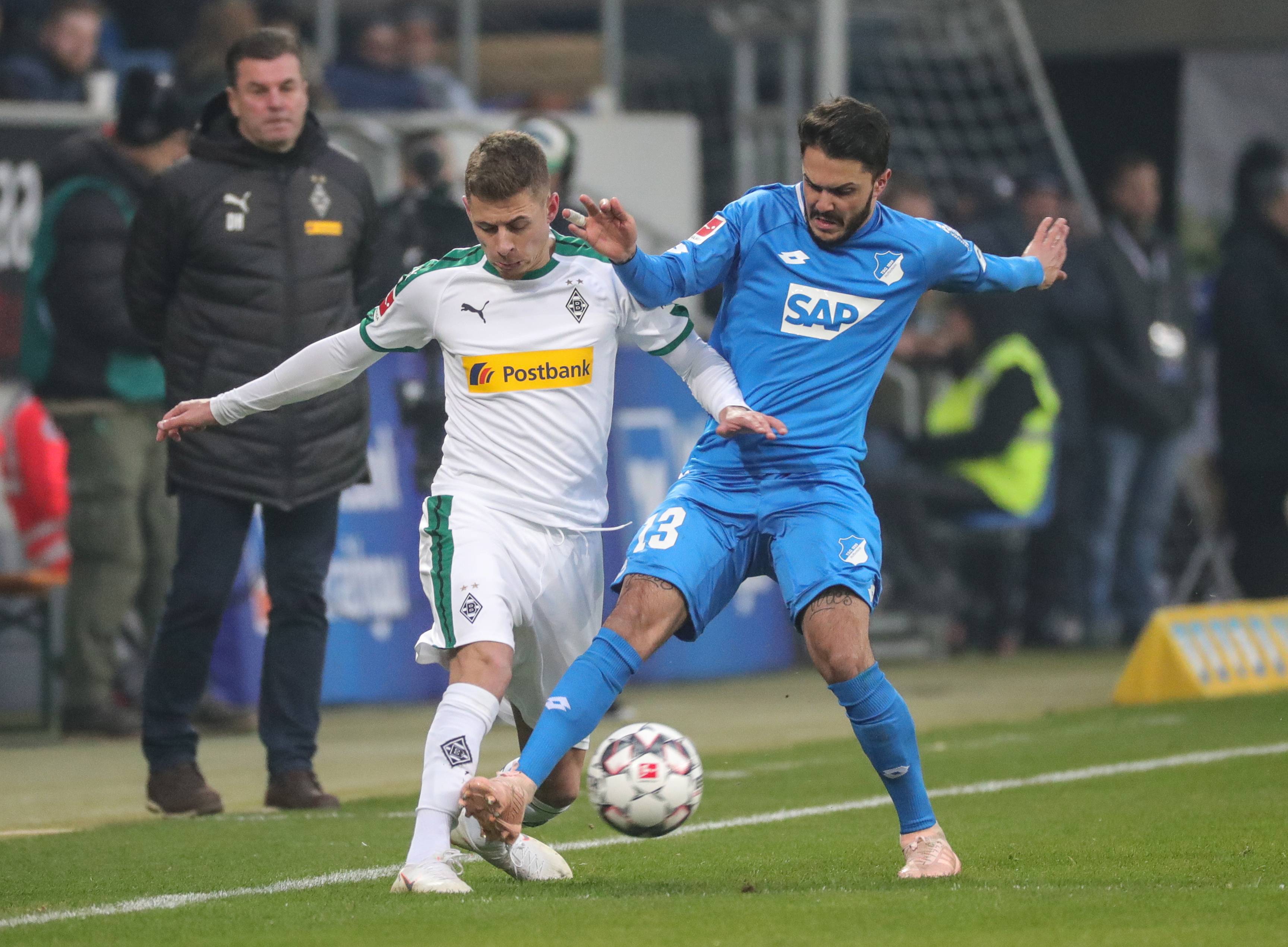 沃尔夫斯堡客场获胜，取得关键性三分的简单介绍