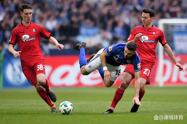 弗赖堡主帅调整战术获成功,球队迎来转机的简单介绍 弗赖堡主帅调整战术获成功,球队迎来转机的简单介绍