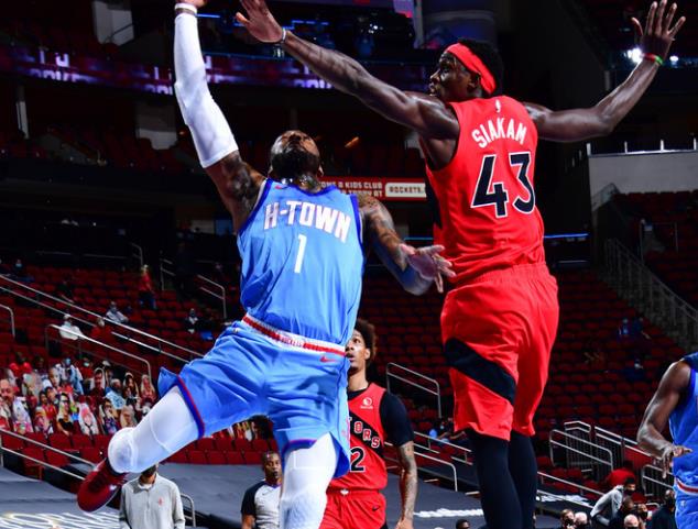 重庆火箭捧得两连胜,氛围激烈 重庆火箭捧得两连胜,氛围激烈