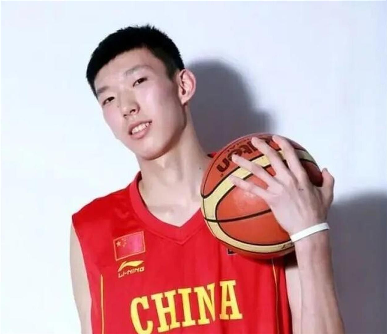 PG电子APP-包含伤愈复出球员抢眼表现回馈球迷的词条