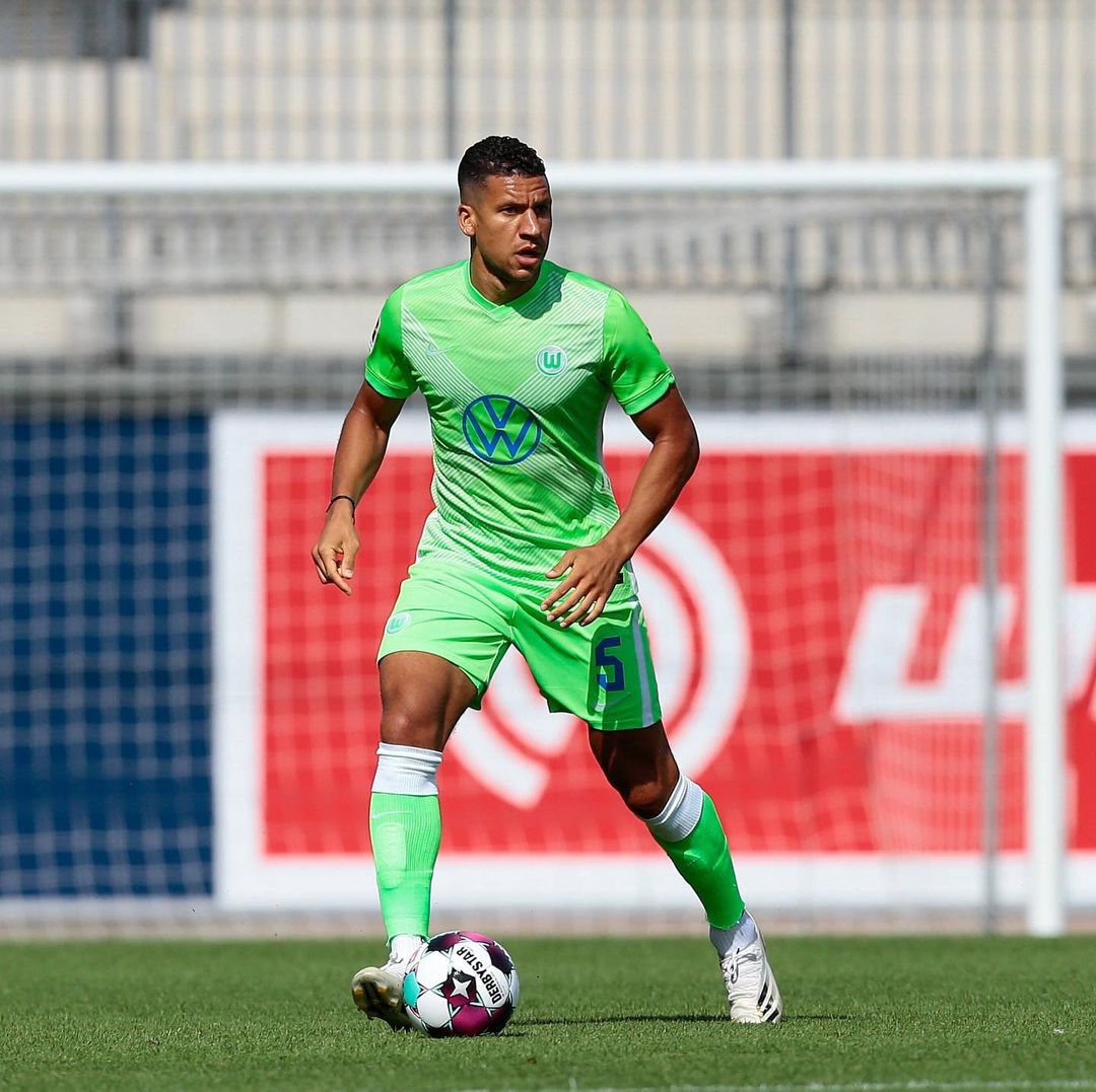 沃尔夫斯堡球员被罚款，因批评裁判表现的简单介绍