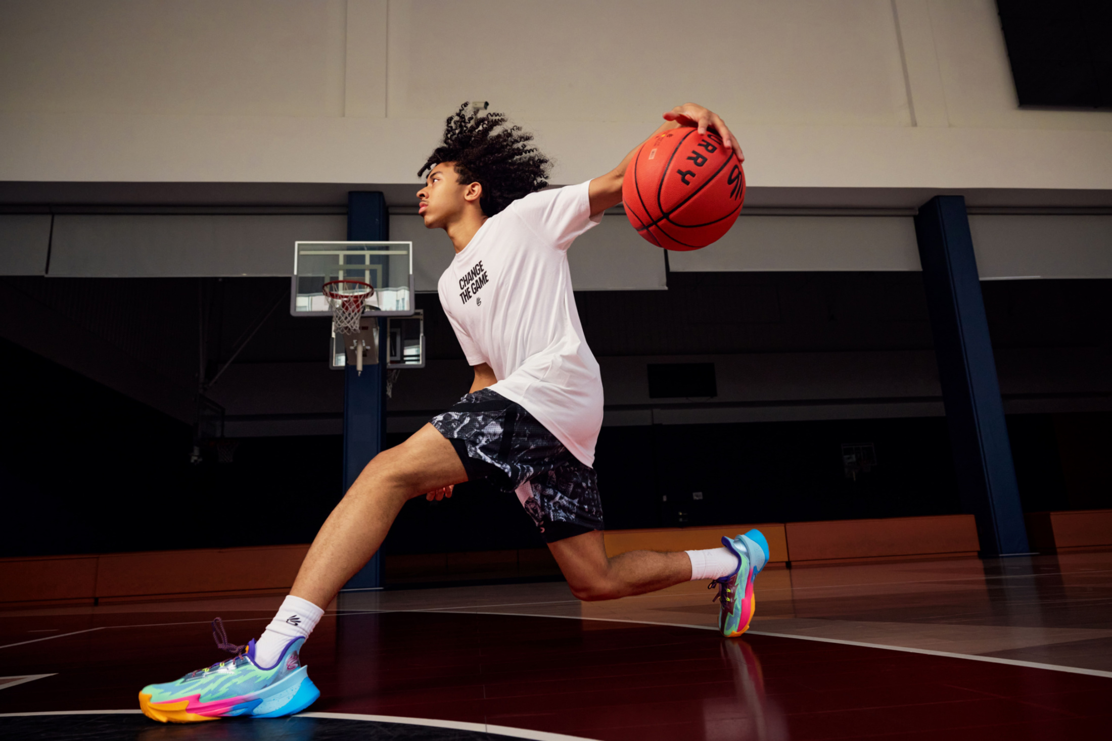 包含篮球比赛中一支实力不容小觑的球队成功逆袭的词条