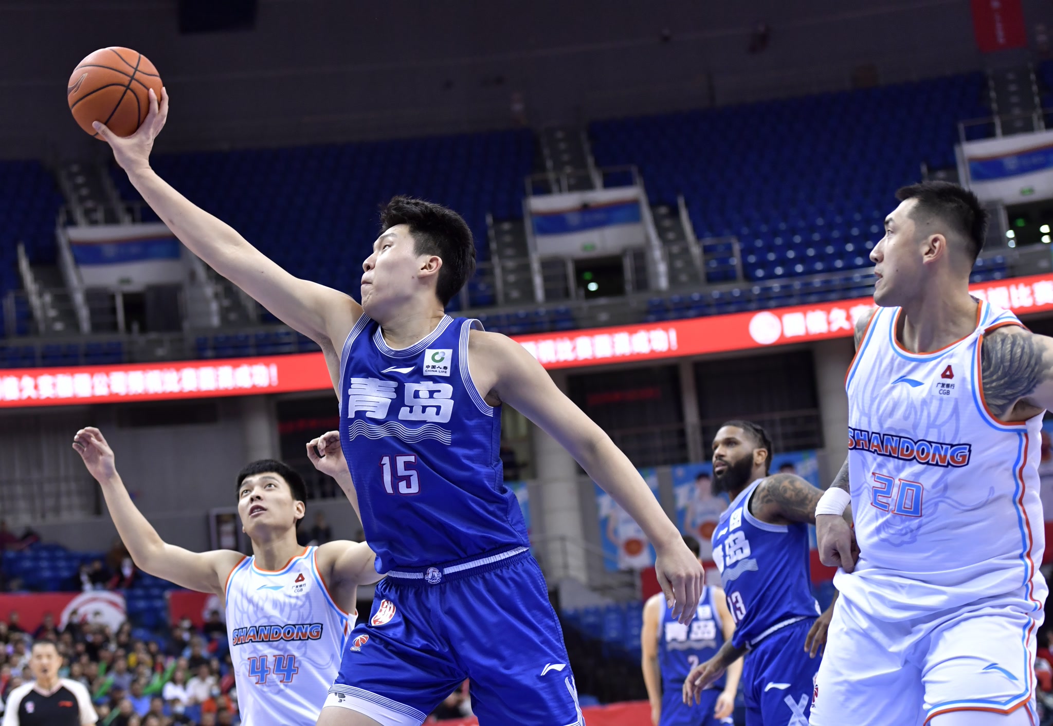 PG电子娱乐在线-青岛男篮坐镇主场，大胜对手