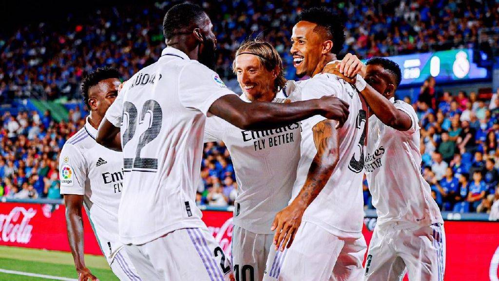 格兰纳达客场大胜，巴伦西亚险胜