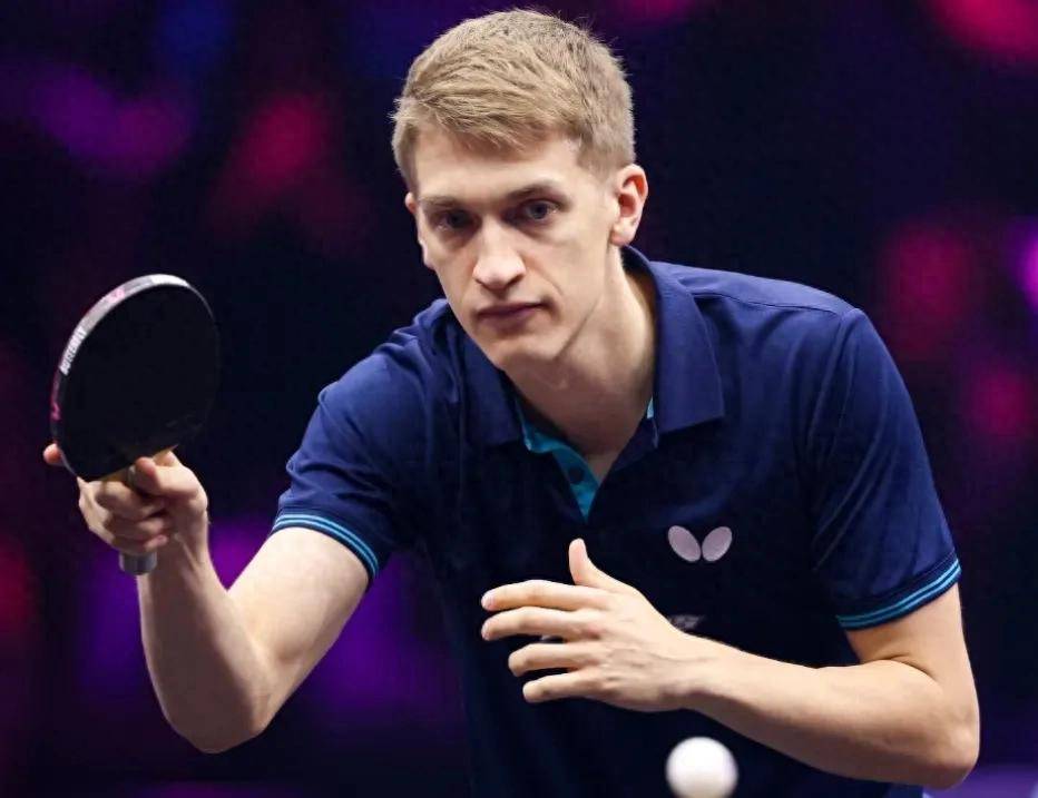 包含英国乒乓球队力克瑞典乒乓球队，波尔爆发神勇的词条