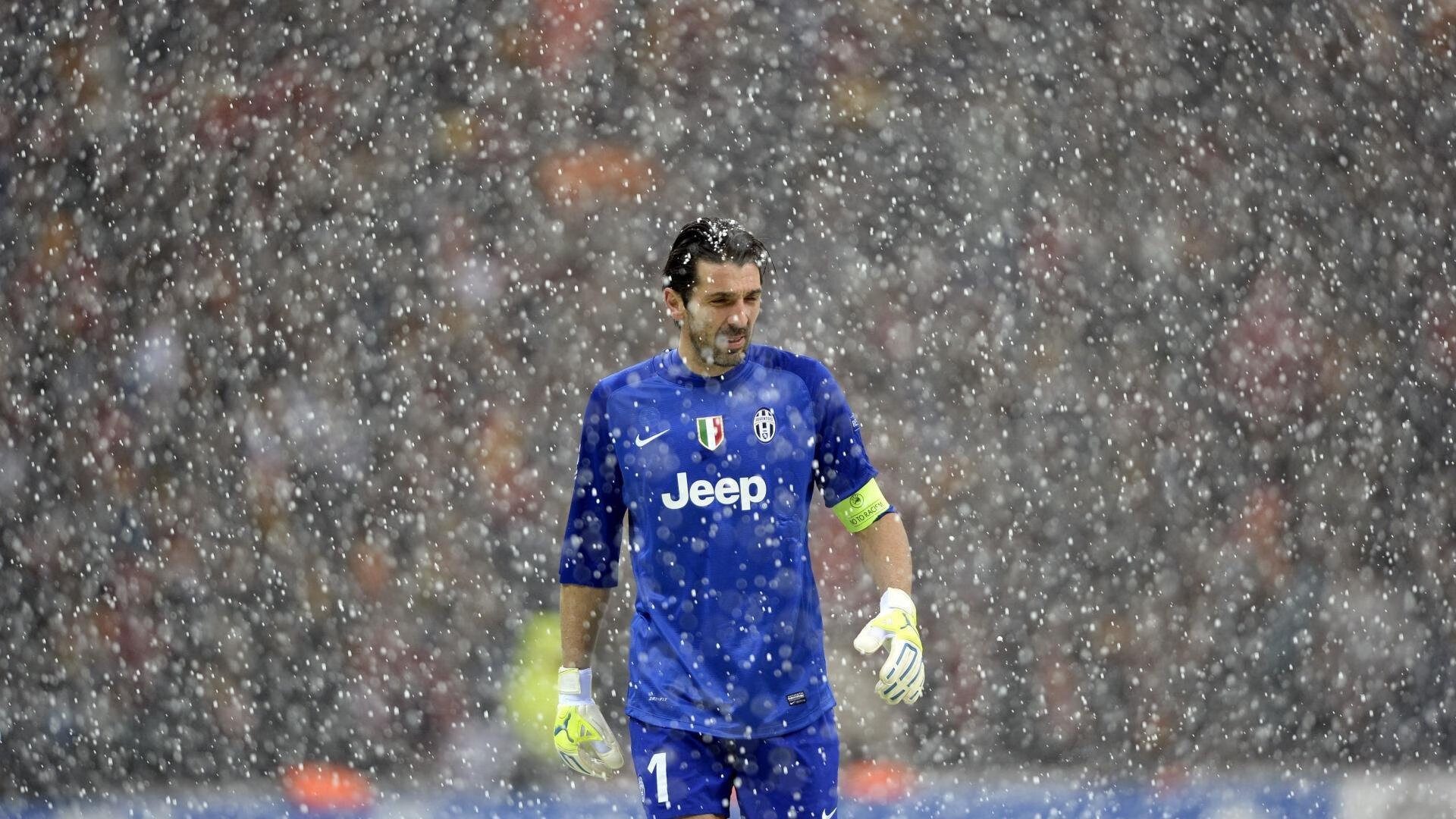 PG电子APP链接-德里赫特铁血爆发，AC米兰生死战擒枪手，欧冠之夜见证红黑军团的钢铁意志