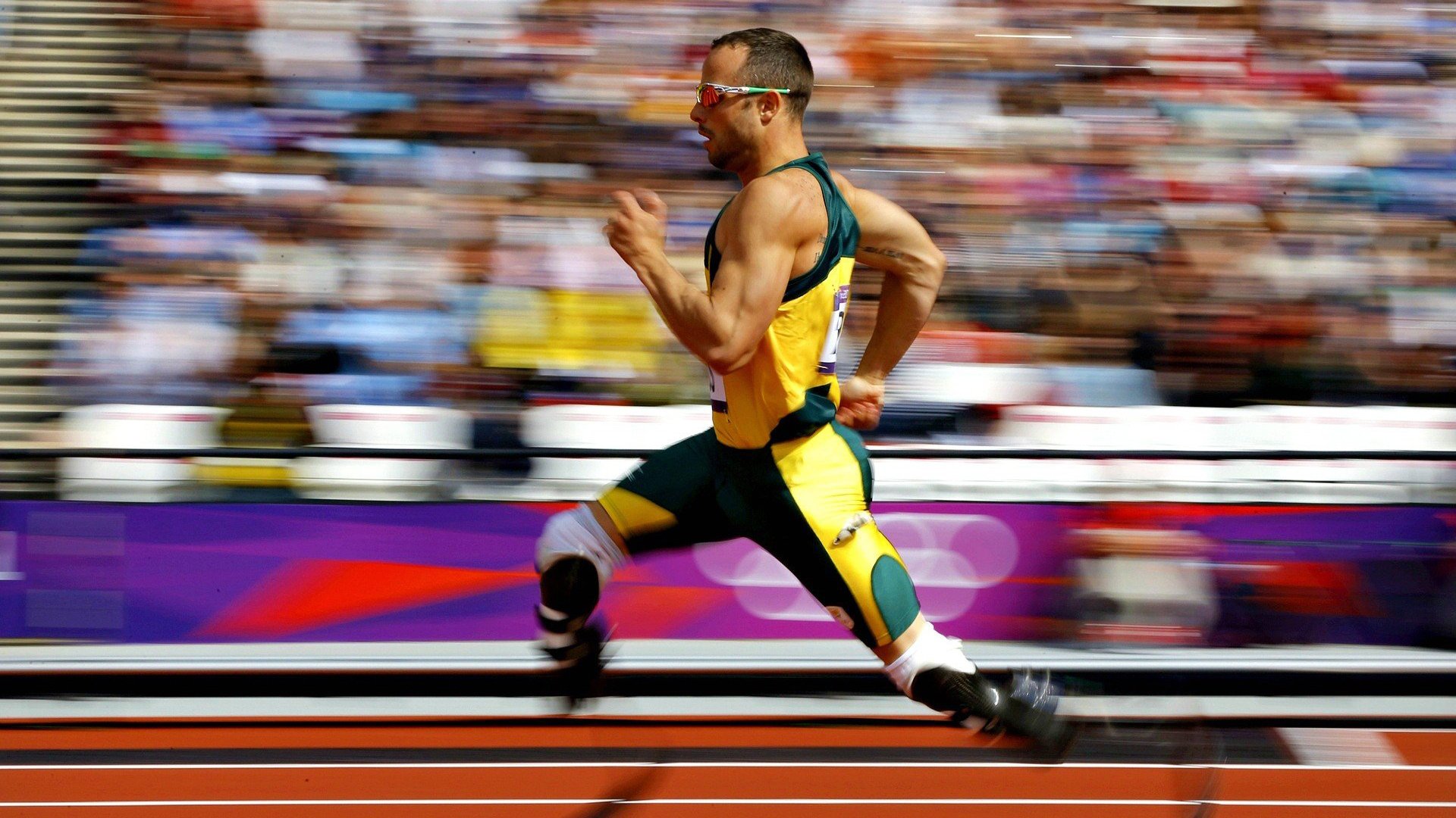 绿茵场上的乒乓回响,当德国战车鏖战三狮,王皓的火热如何映照竞技哲学